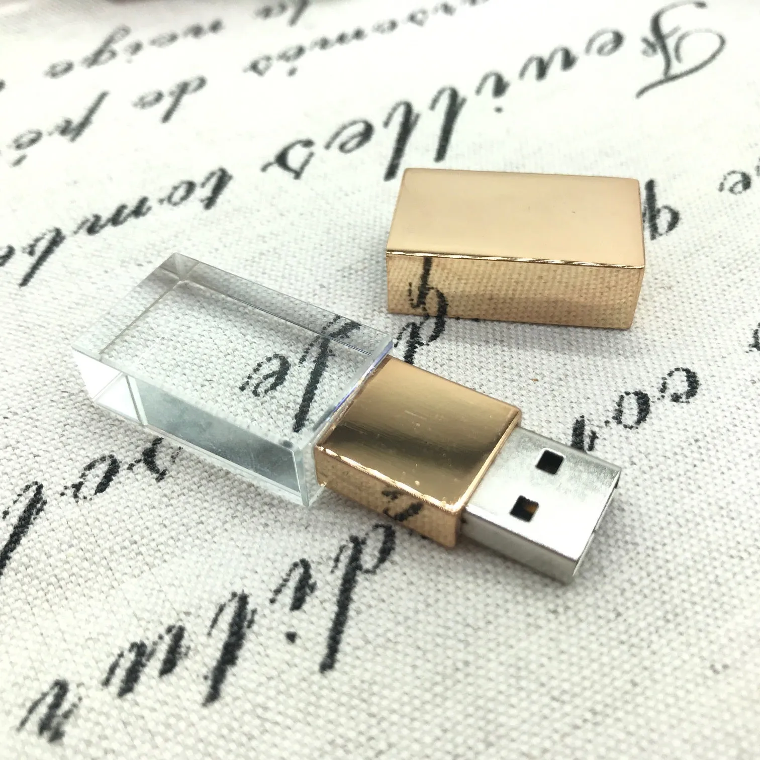 16Gb 3.0 Gold Crystal USB Flash Drive