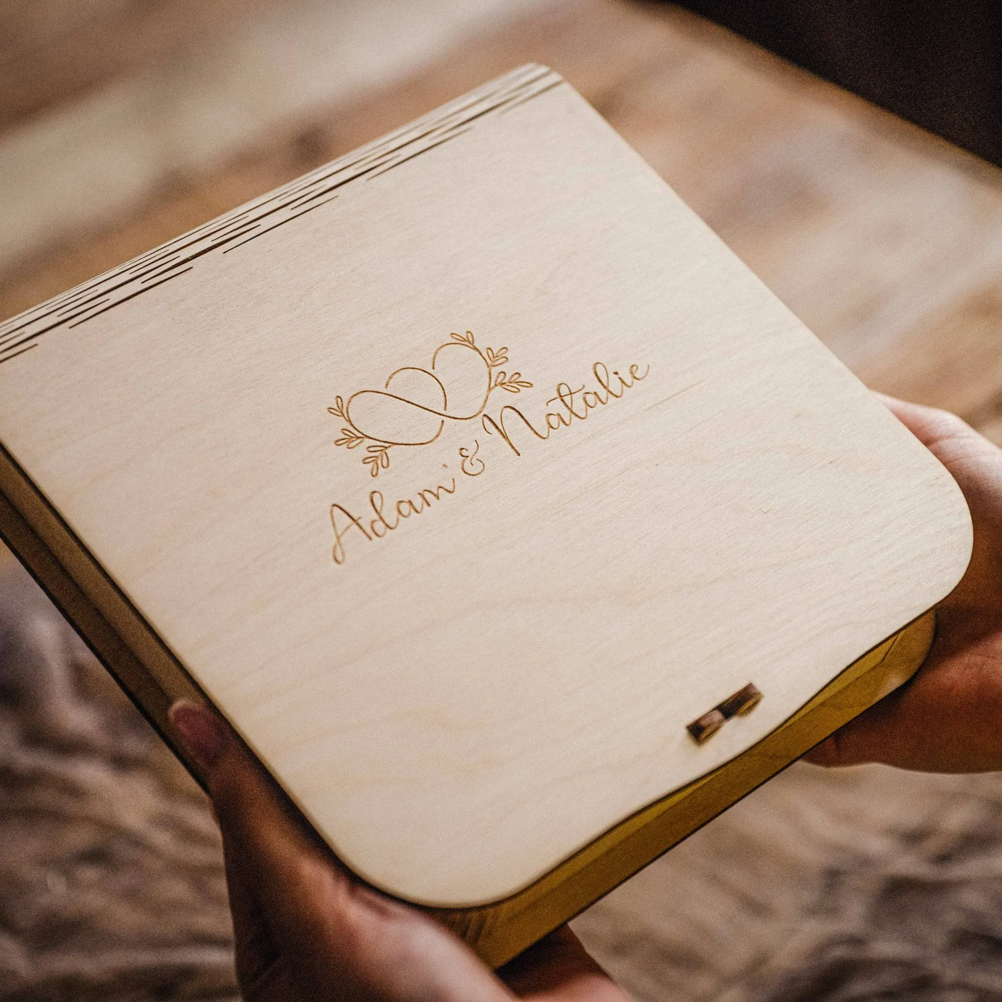 Engraved Wooden Box with for Wedding Photo Box with USB Drive