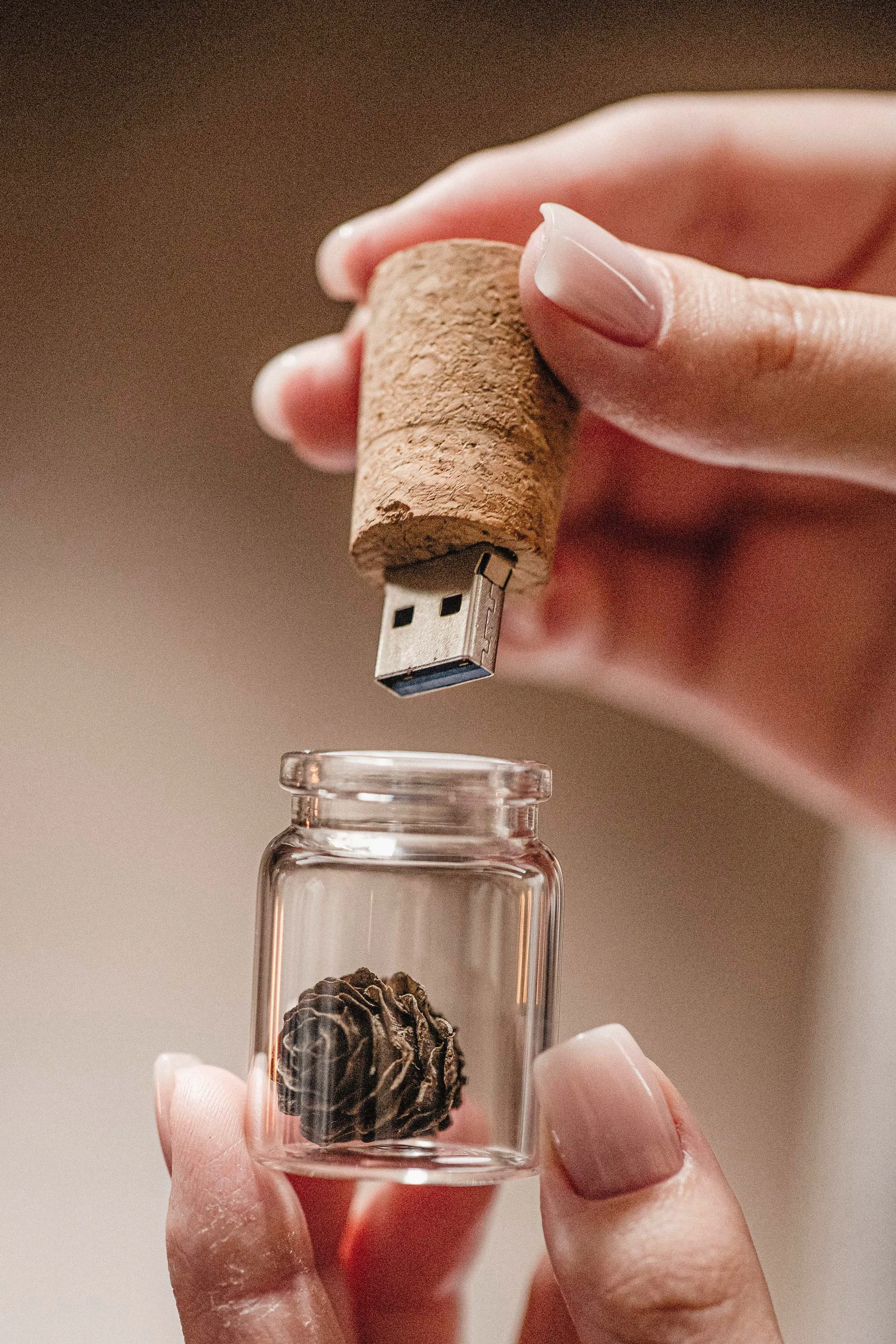 Glass Bottle USB Flash Drive 3.0 with Small Pine Cone