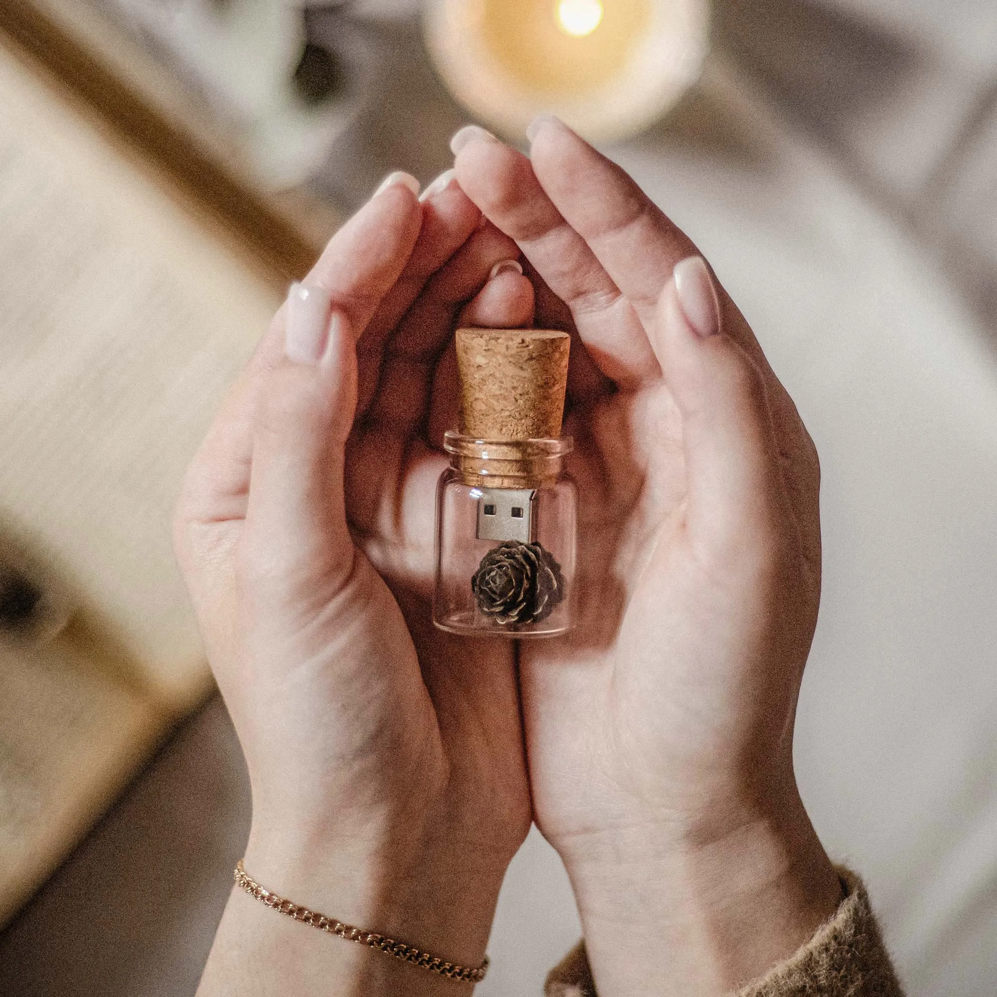 Glass Bottle USB Flash Drive 3.0 with Small Pine Cone