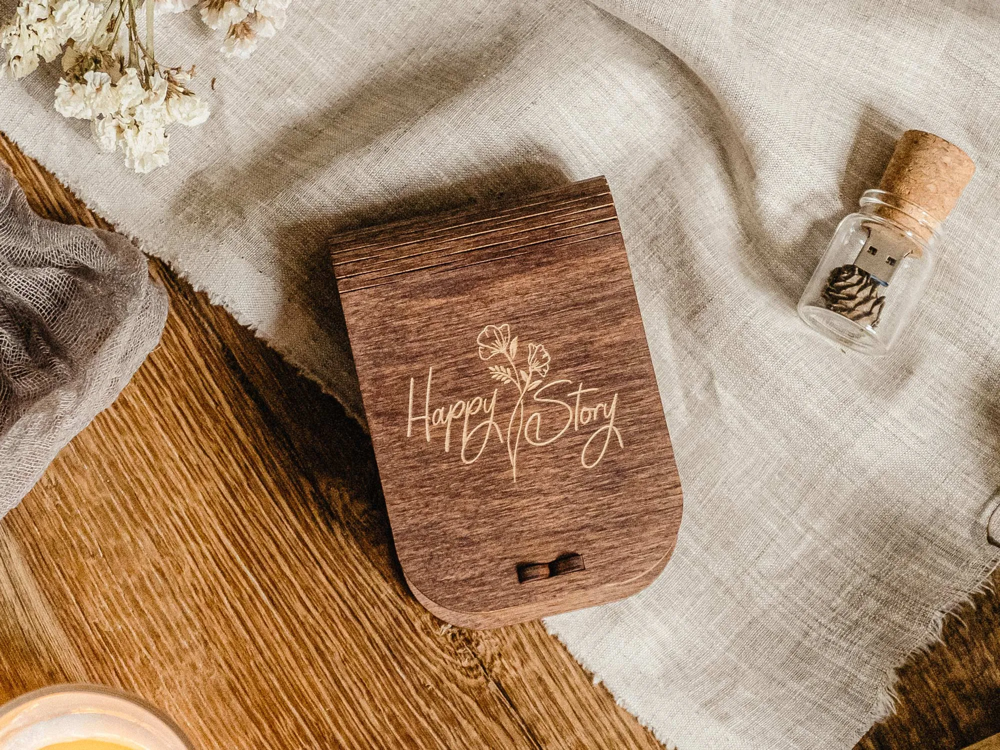 Glass Bottle USB Flash Drive 3.0 with Walnut Personalized Wooden Box