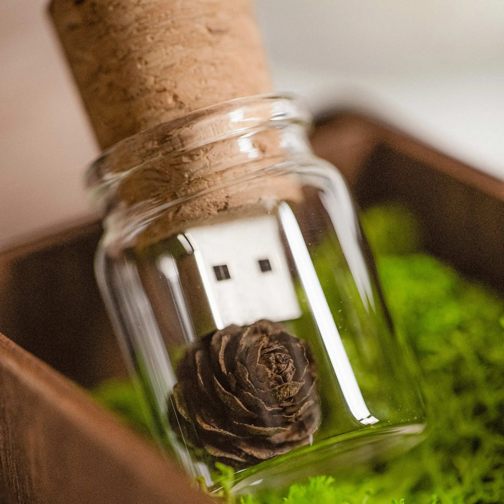 Glass Bottle USB Flash Drive 3.0 with Walnut Personalized Wooden Box