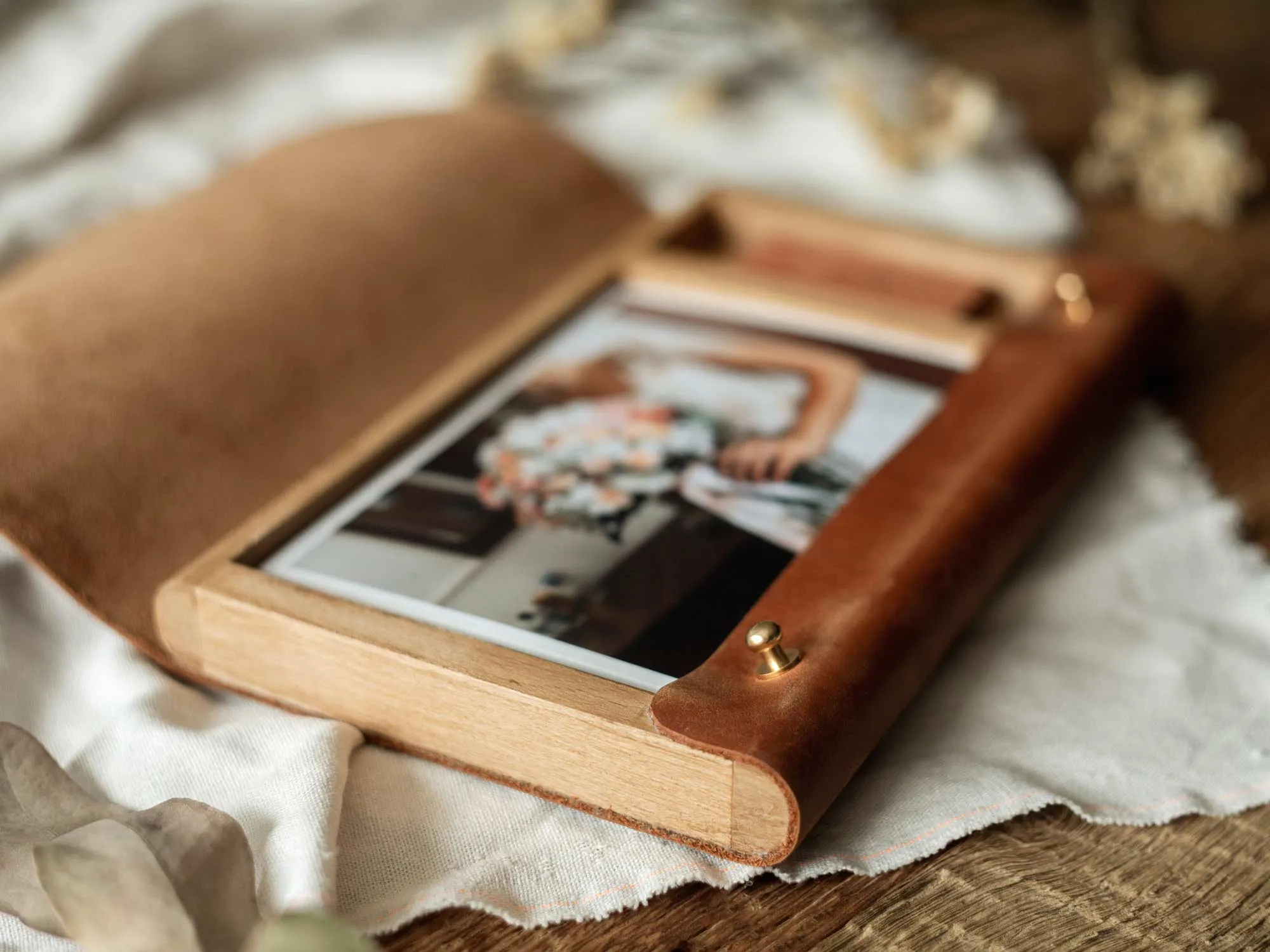 Leather Wood Box for Photos with Pen Drive for Wedding Photographers