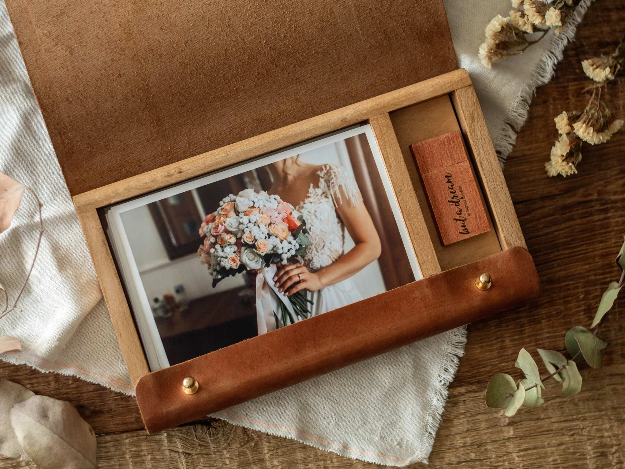 Leather Wood Box for Photos with Pen Drive for Wedding Photographers